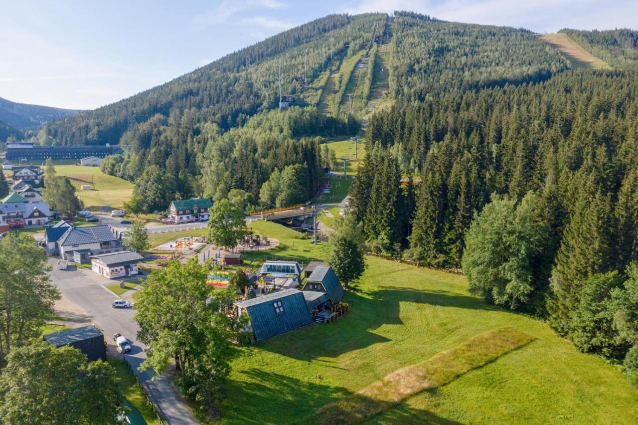 Hotel Skicentrum Harrachov Exteriör bild